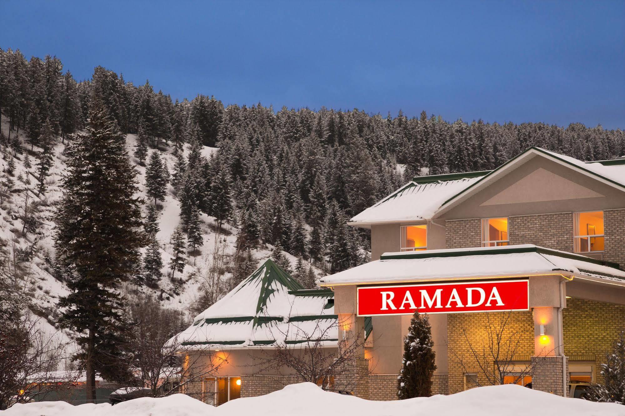 Ramada Golden Hotel Exterior photo